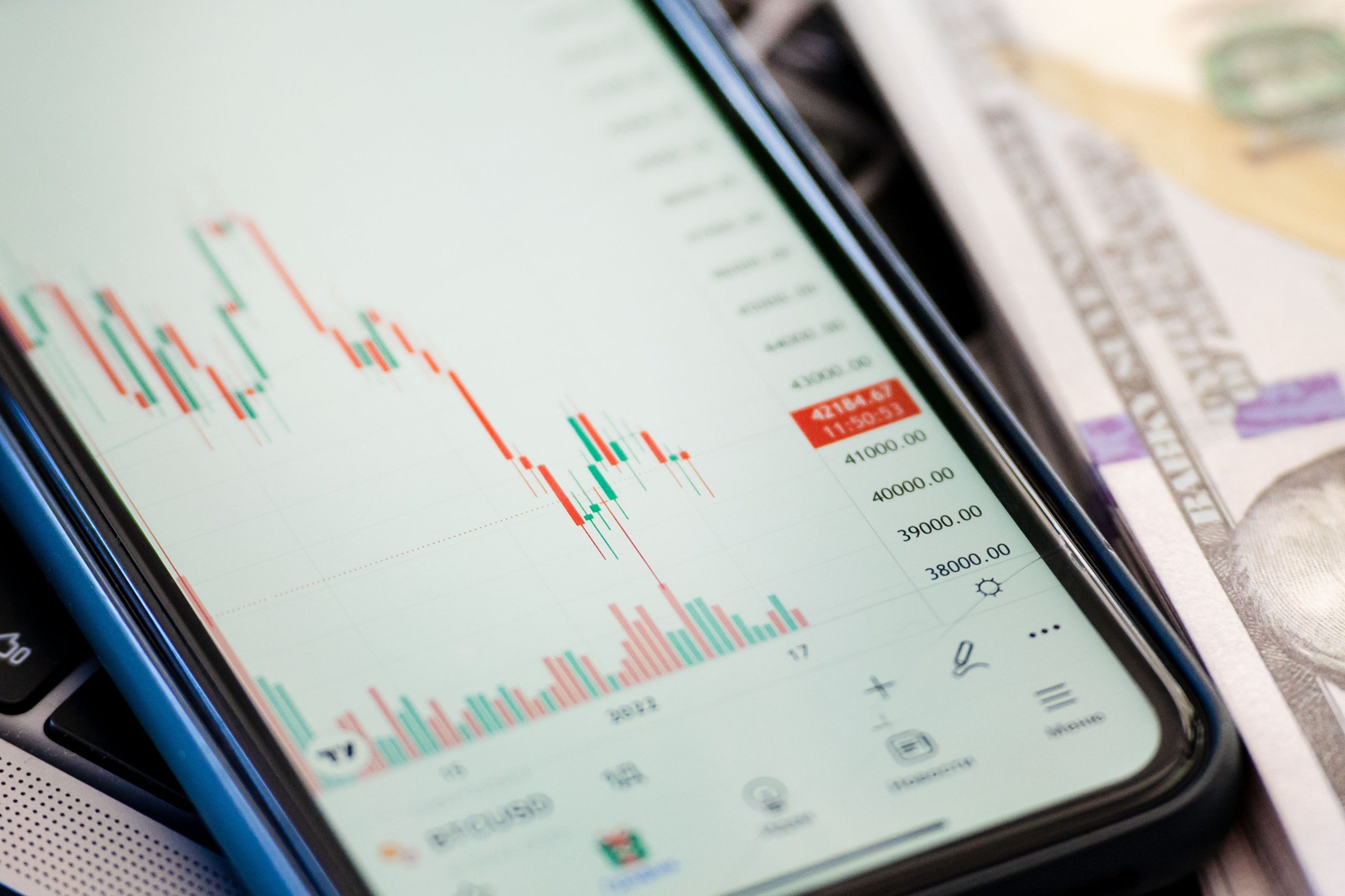 Federal Reserve building,Wall Street trading floor,candlestick stock chart,US dollar banknotes,stock exchange screen